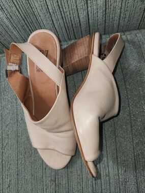 🍉Miz Mooz Slingback Block Heel Sandals